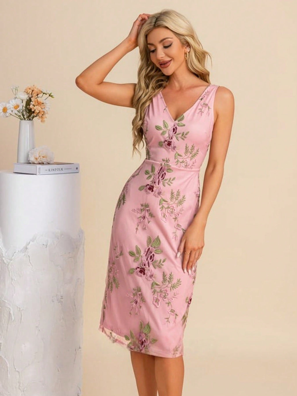 Sheath/Column V-Neck Knee-Length Tulle Lace Cocktail Dress For Summer & Fall Women's Dress
