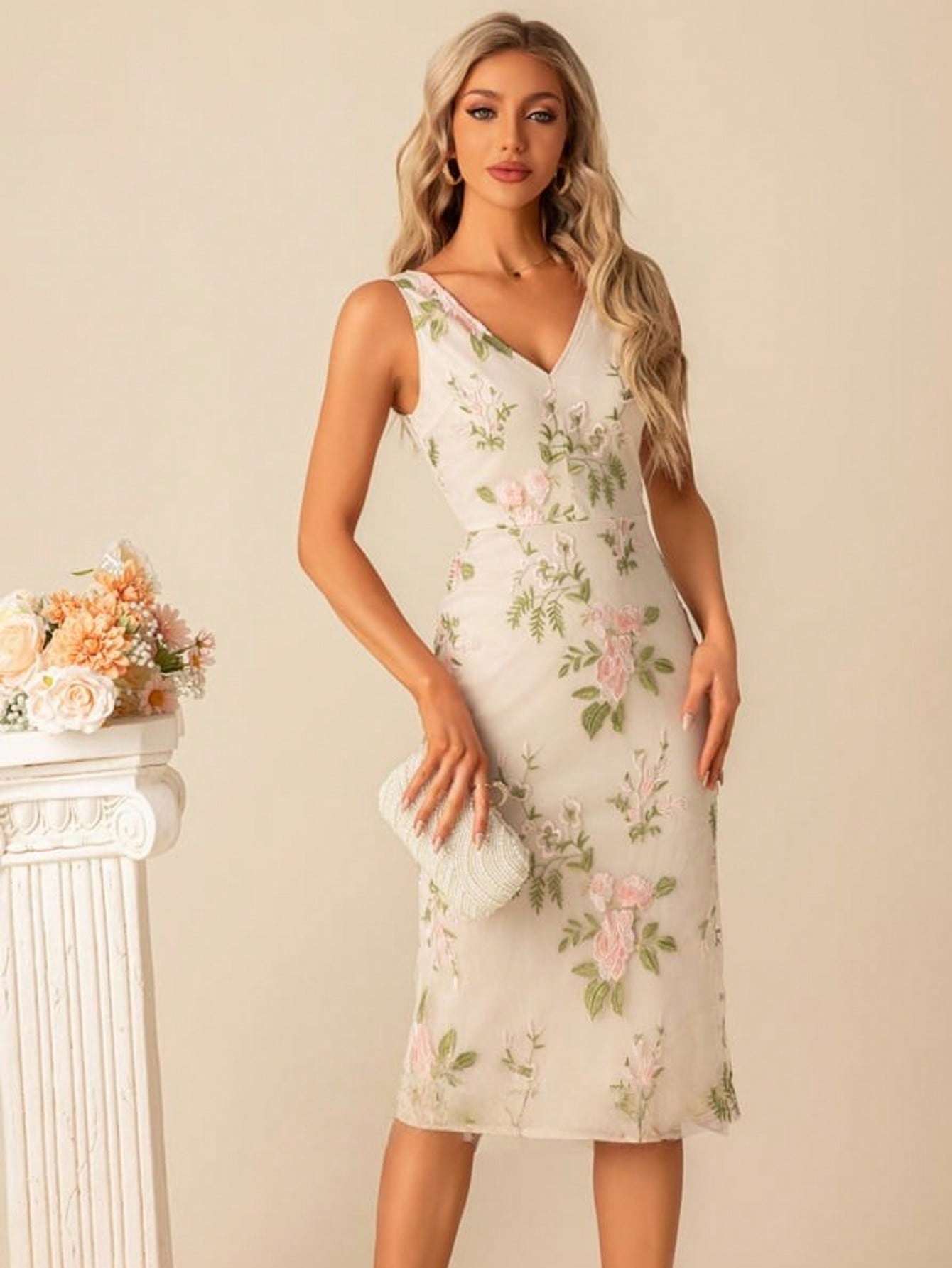 Sheath/Column V-Neck Knee-Length Tulle Lace Cocktail Dress For Summer & Fall Women's Dress