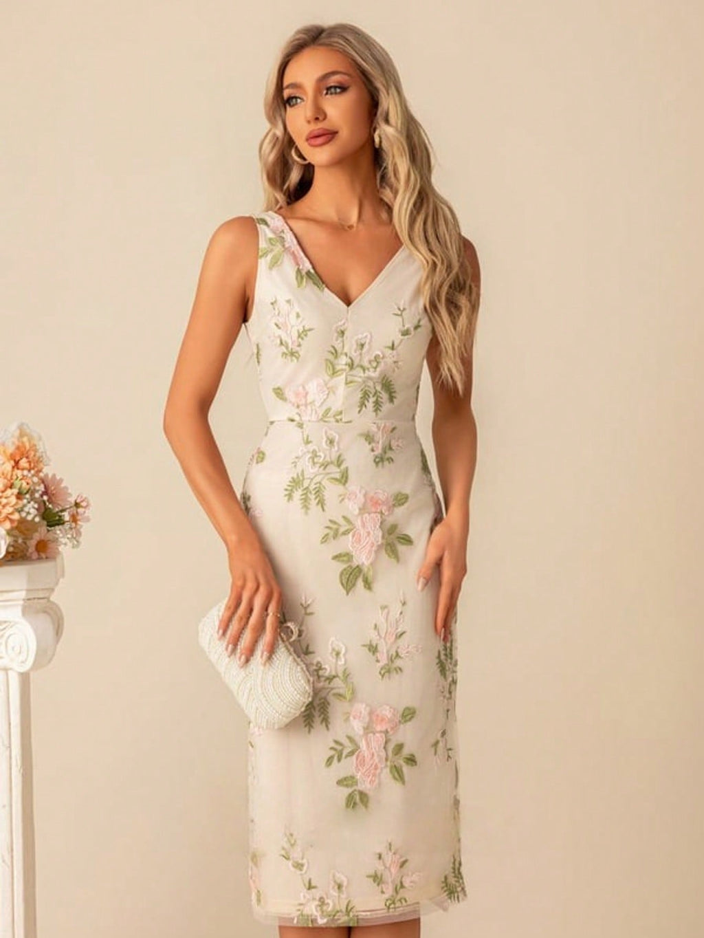 Sheath/Column V-Neck Knee-Length Tulle Lace Cocktail Dress For Summer & Fall Women's Dress