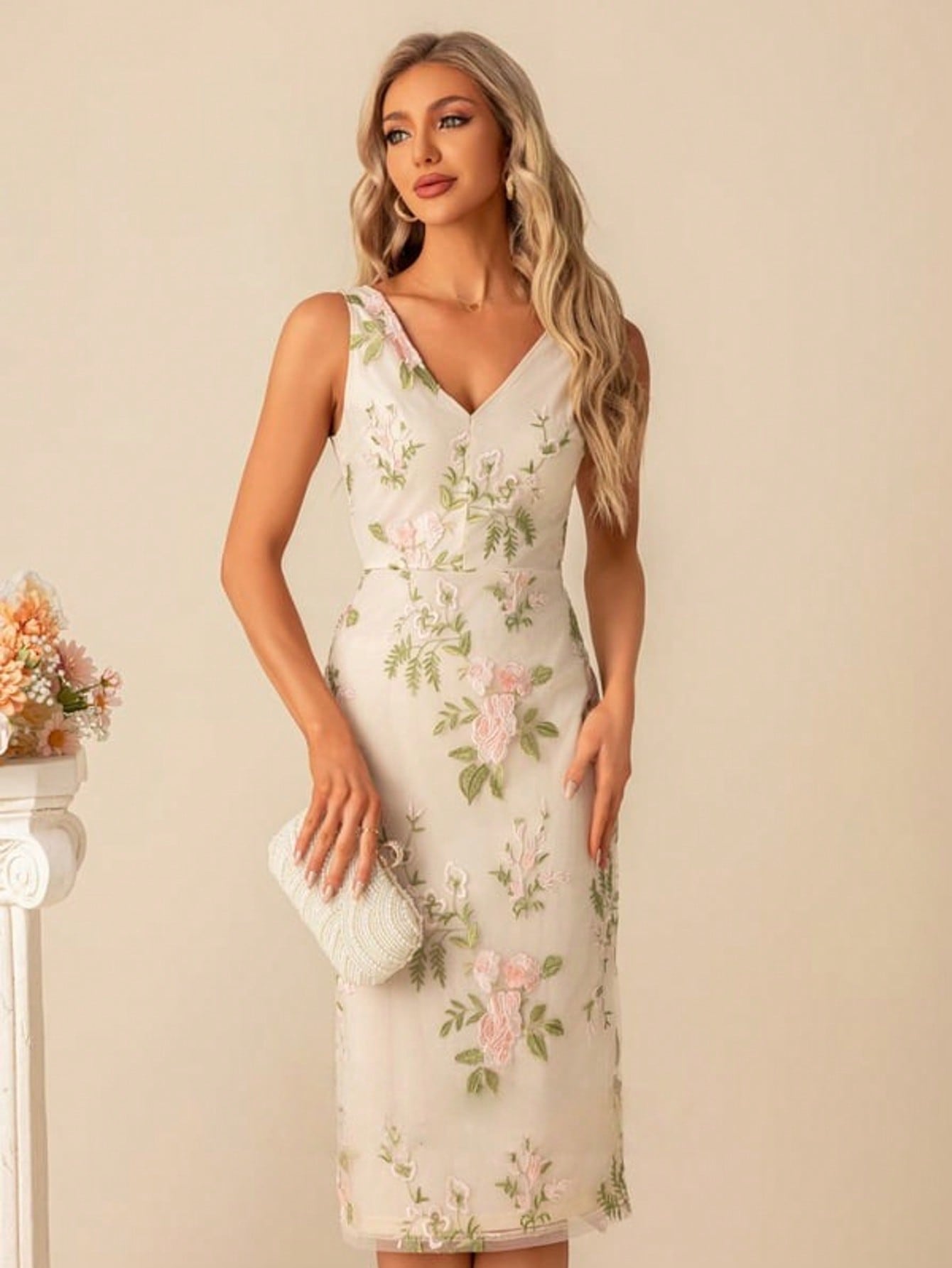 Sheath/Column V-Neck Knee-Length Tulle Lace Cocktail Dress For Summer & Fall Women's Dress