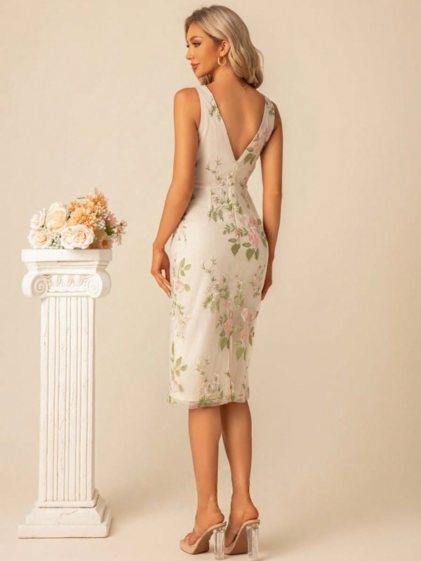 Sheath/Column V-Neck Knee-Length Tulle Lace Cocktail Dress For Summer & Fall Women's Dress
