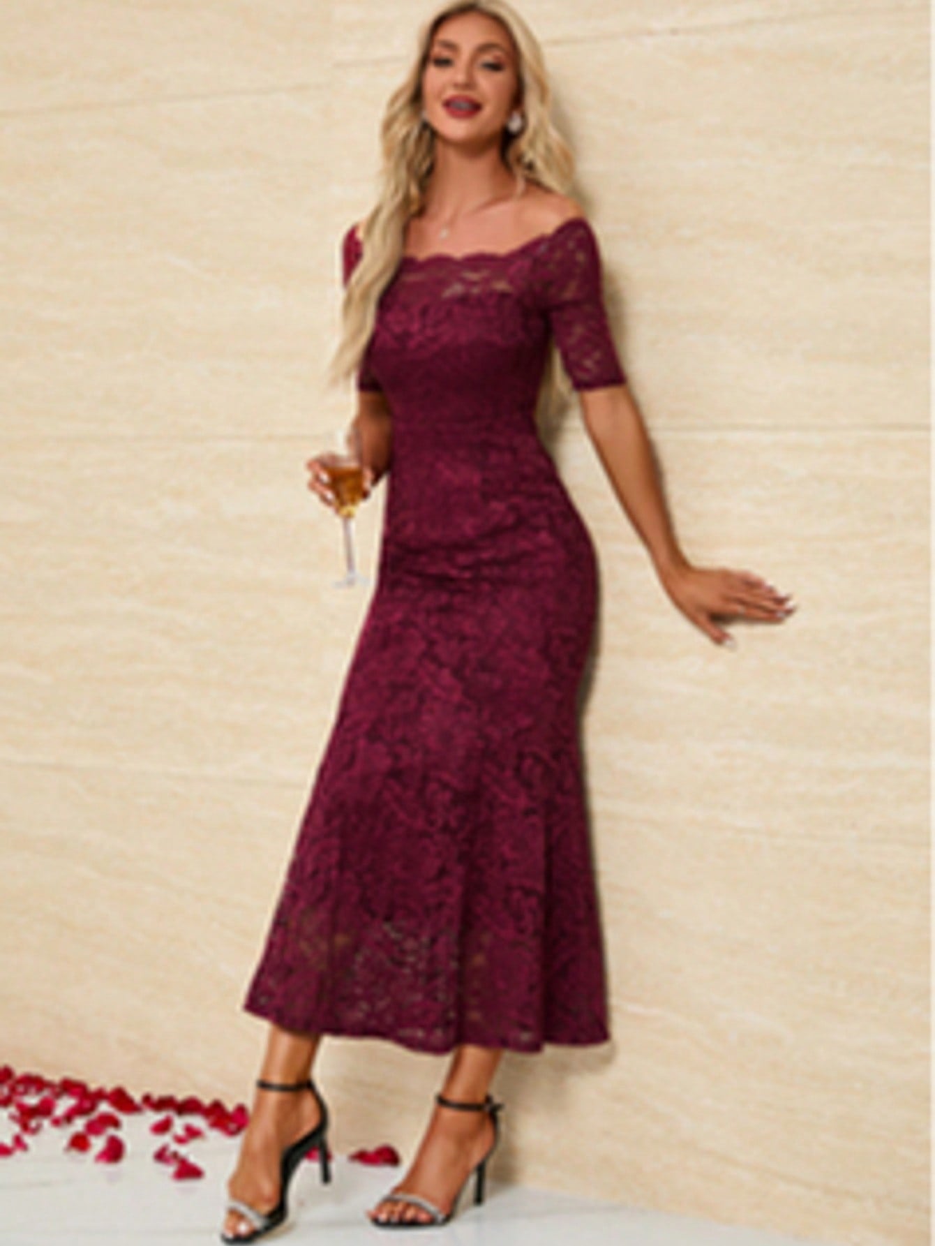 Off The Shoulder Trumpet/Mermaid Lace Maxi Dress  Plain    Elegant    Hollow Out  Zipper  Ruffle Hem    Wedding